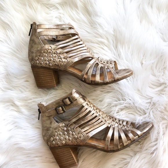 Gold Gladiator style heel - Picture 3 of 5